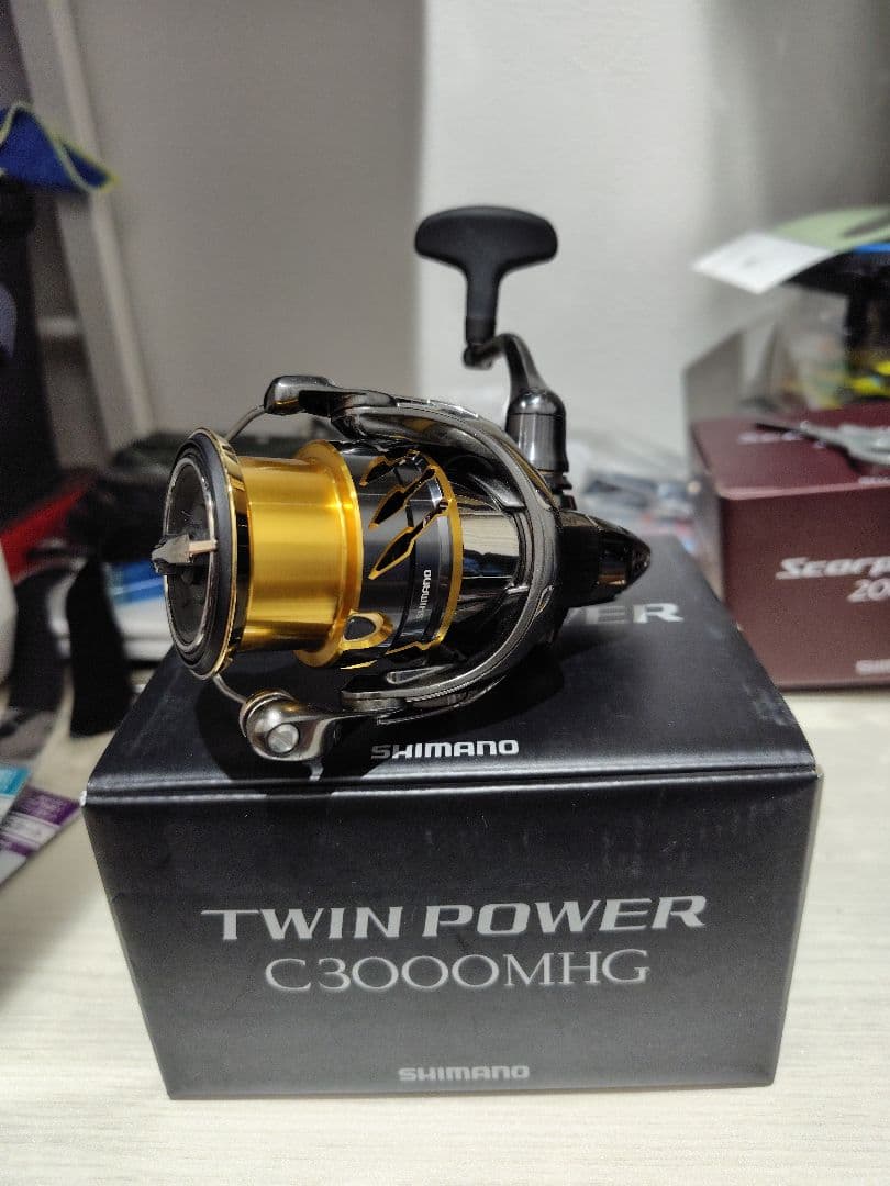 SHIMANO ツインパワー C3000MHG スピニングリール