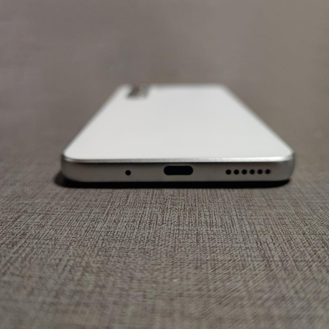 美品 nubia S 5G ホワイト ケース＋フィルム付き