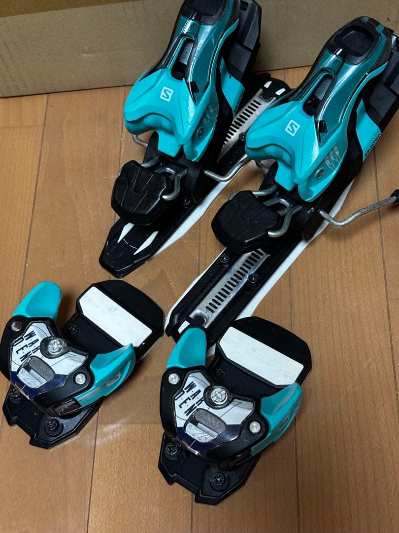 「新品未使用」レア　初音ミク　雪ミク　 MIKU スキー板