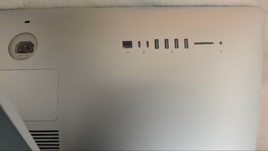 ささえ 27インチiMac Retina 5K(2020)40GB