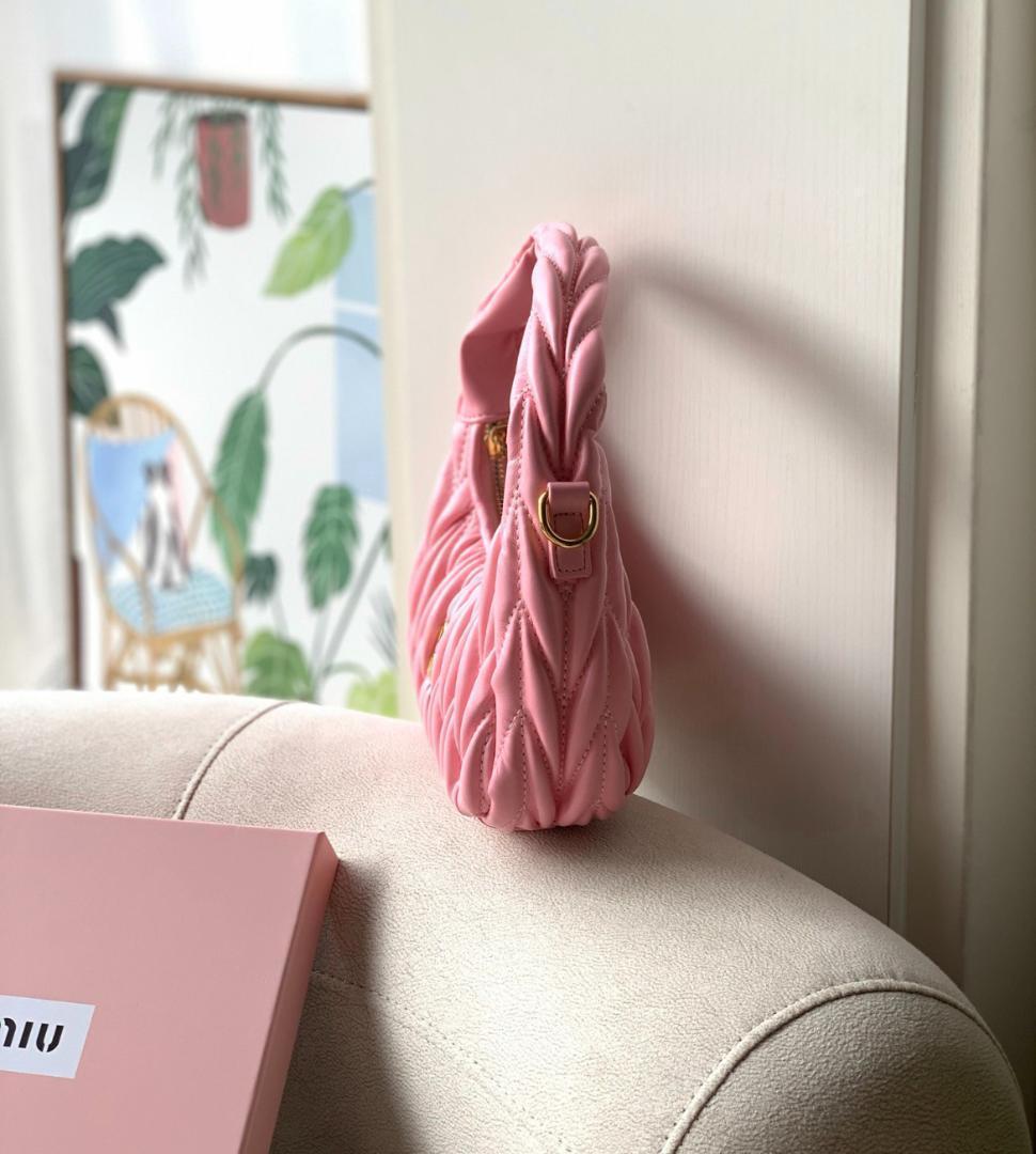 miumiu ピンク ショルダーバッグ#