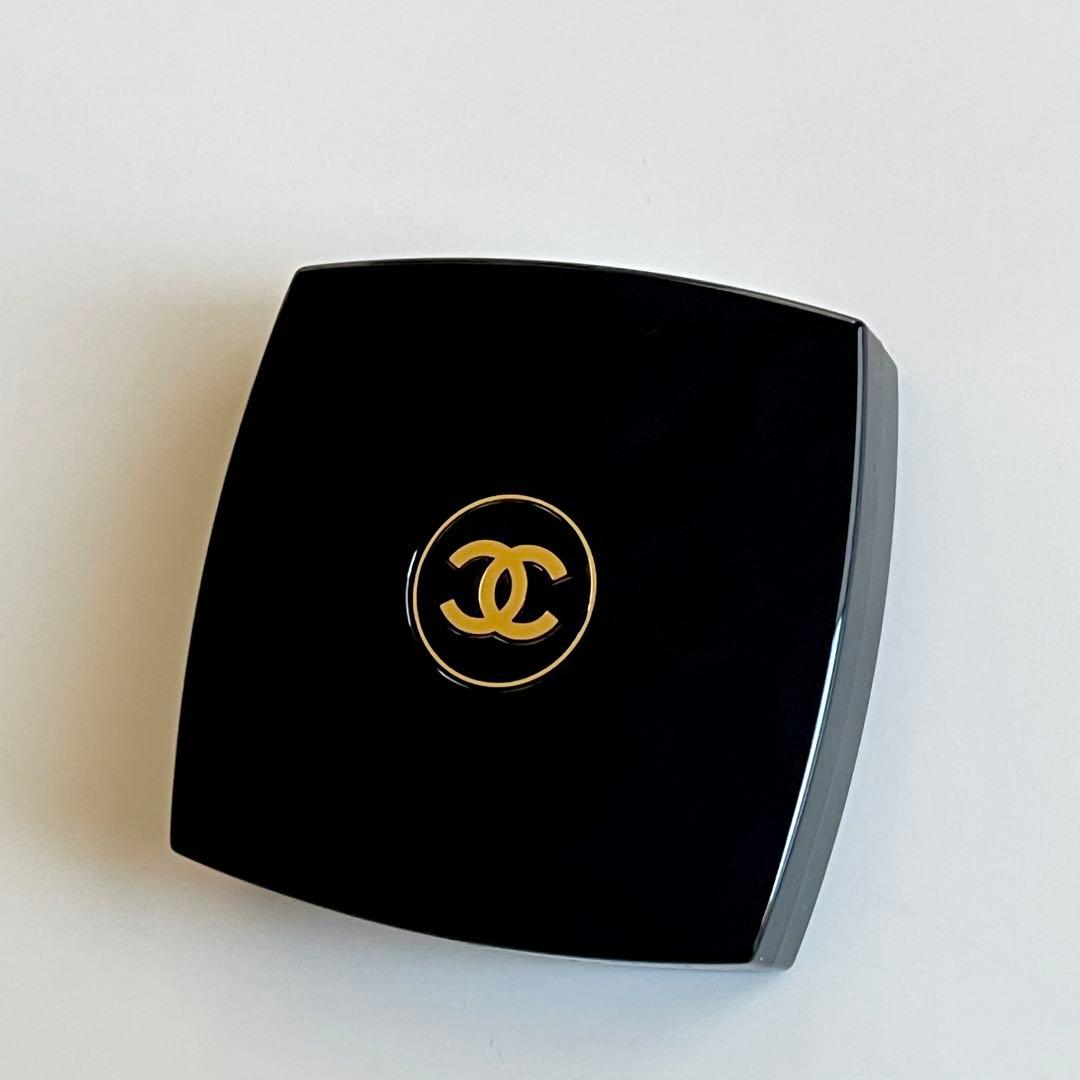 RT-106353 CHANEL レ キャトル オンブル N°5