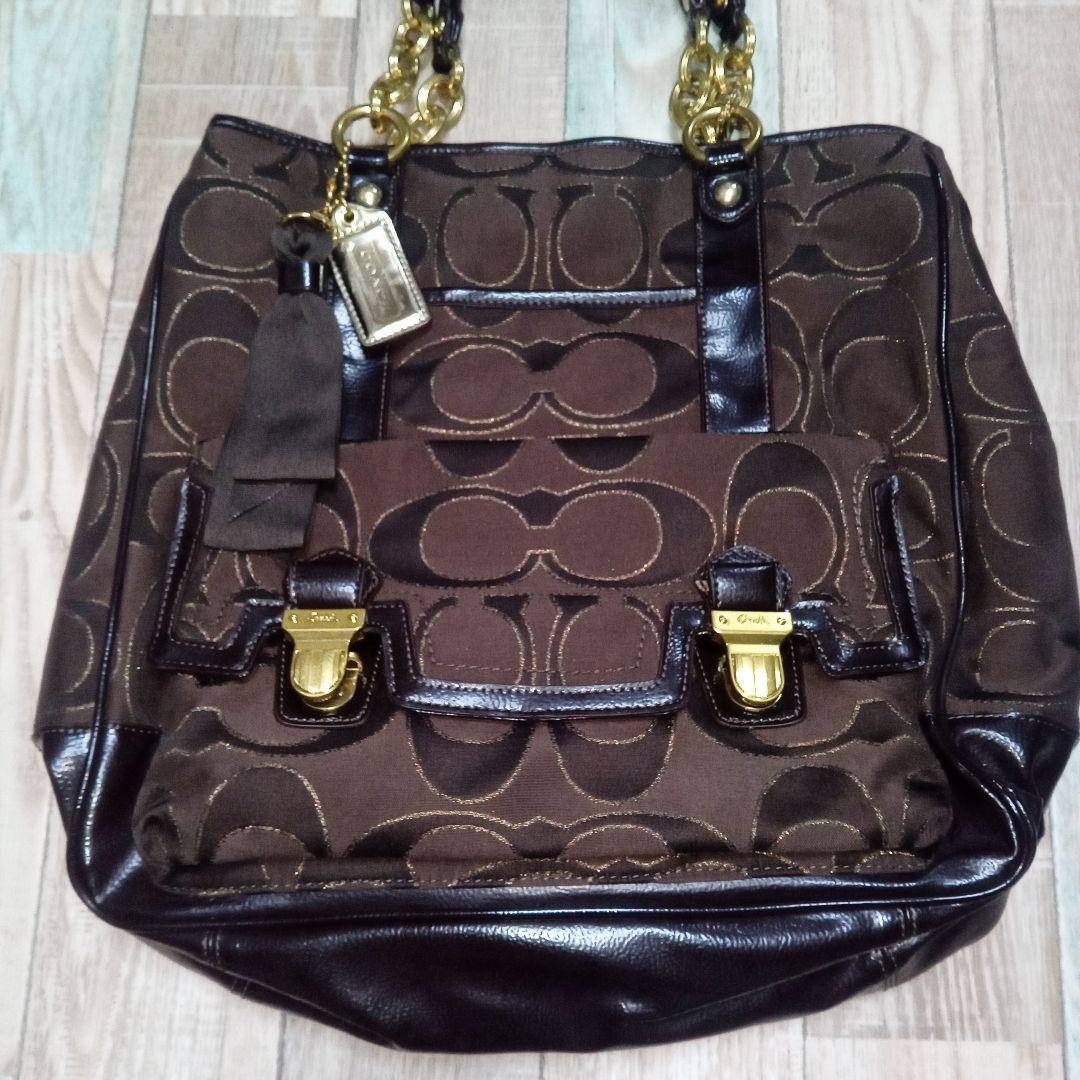 COACH　トートバッグ　シグネチャー　コーチ　ハンドバッグ　チャーム　ブラウン