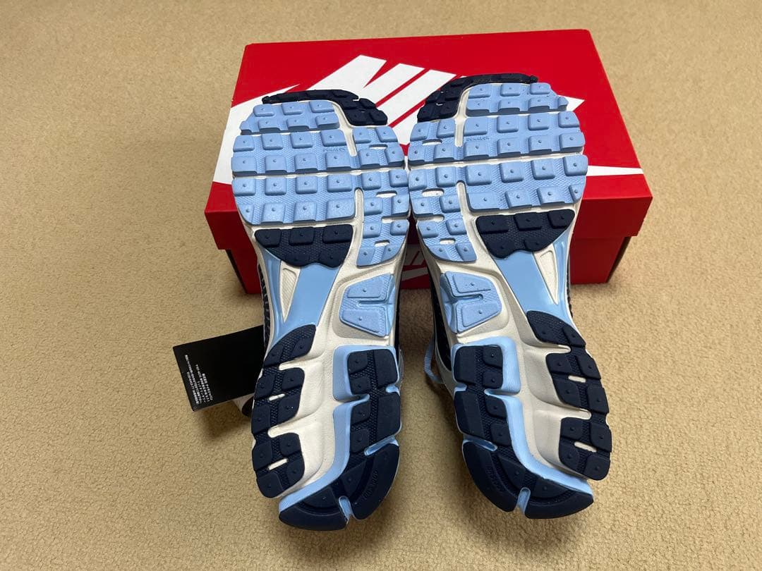 新品28.5cmナイキズームボメロ５　新品28.５cm