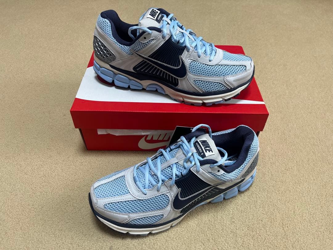 新品28.5cmナイキズームボメロ５　新品28.５cm