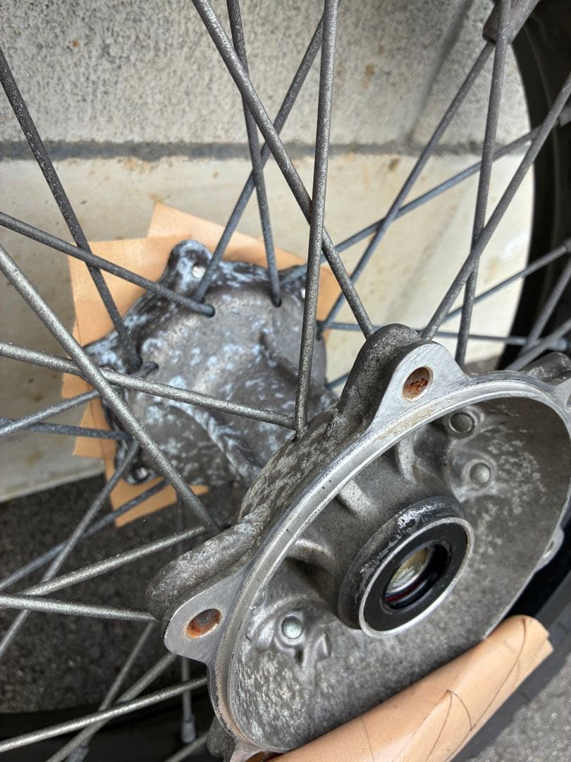 サ*ル様 dトラッカー250 純正ホイール 前後２本