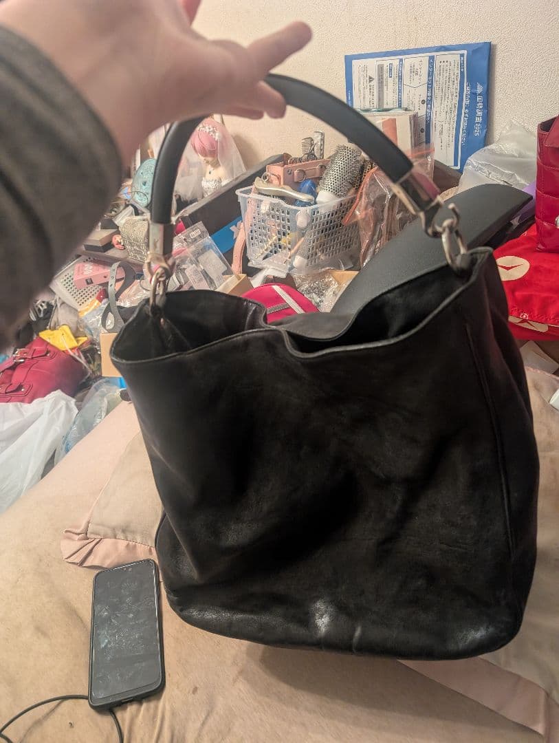 YVES SAINT LAURENT黒いレザーショルダーバッグ