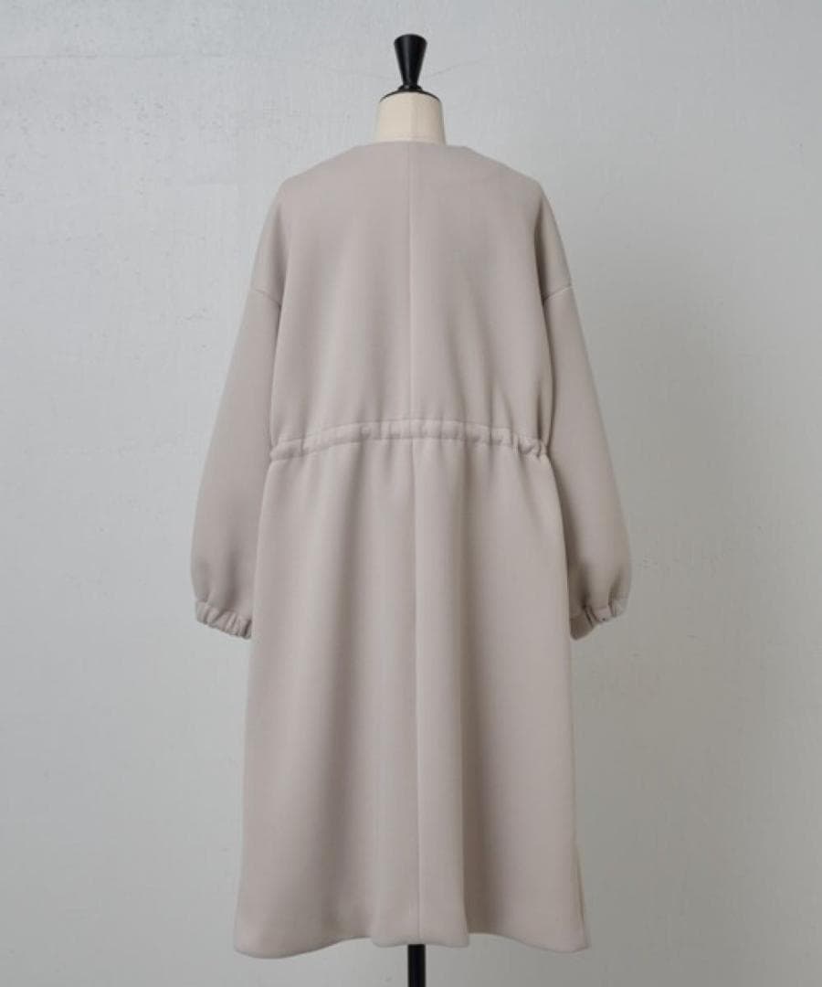 BEARDSLEY ダンボールギャザーコート　ブラック　ビアズリー　ノーカラー