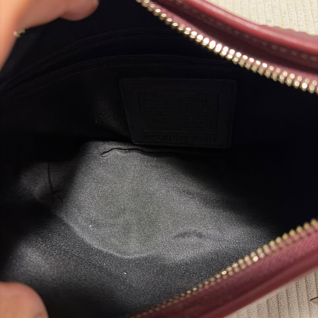 新品同様✨COACH アクセサリーポーチ ホーボー ソーホー肩掛け オールレザー