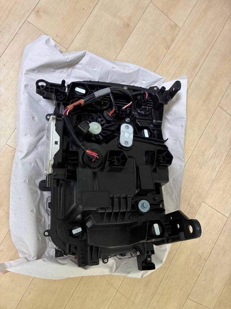 トヨタランクル250 丸目ヘッドライト左