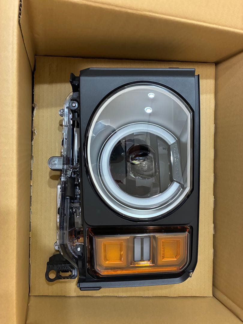 トヨタランクル250 丸目ヘッドライト左