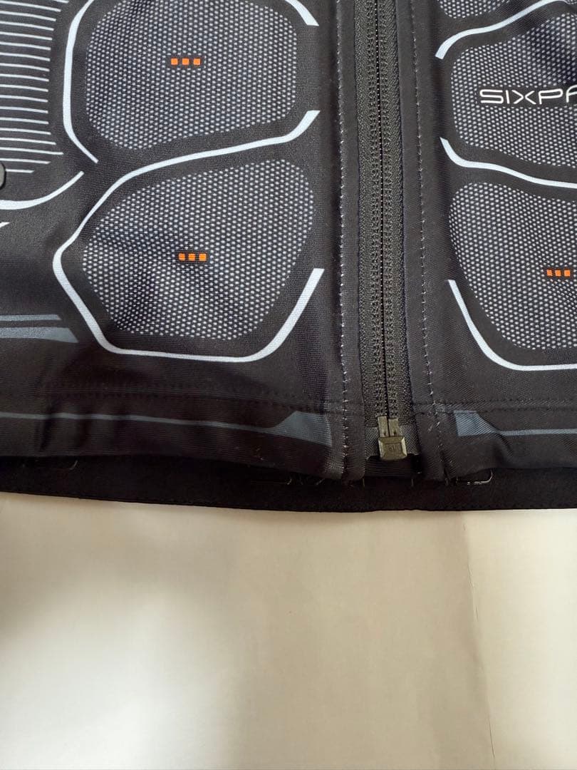 美品、シックスパッド　SIX PAD パワースーツコアベルト　Ｌサイズ