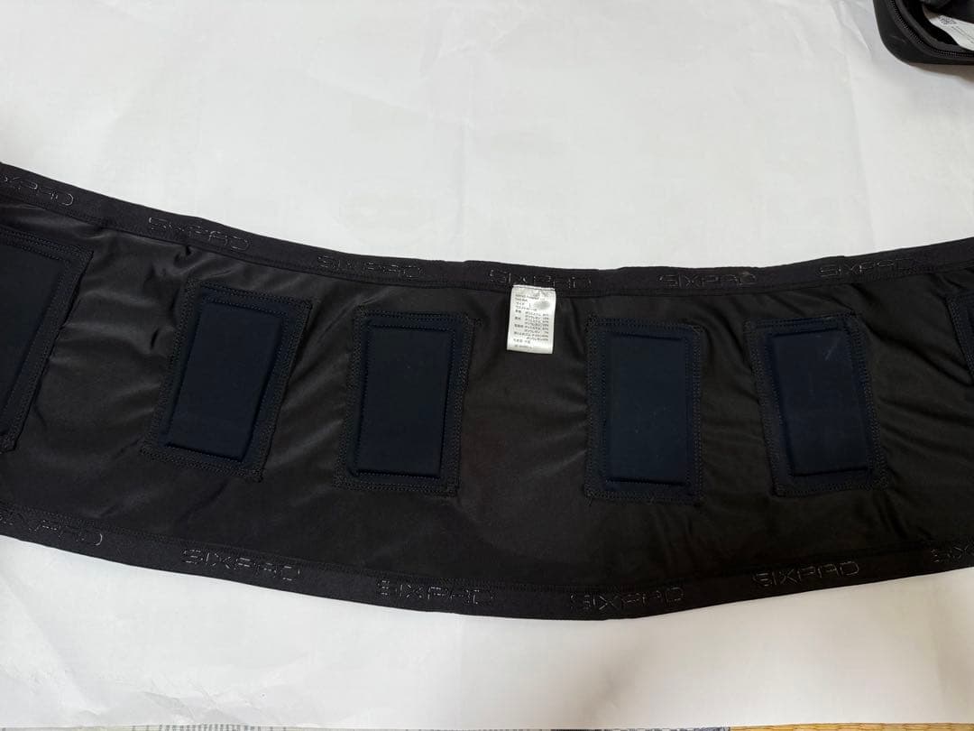 美品、シックスパッド　SIX PAD パワースーツコアベルト　Ｌサイズ