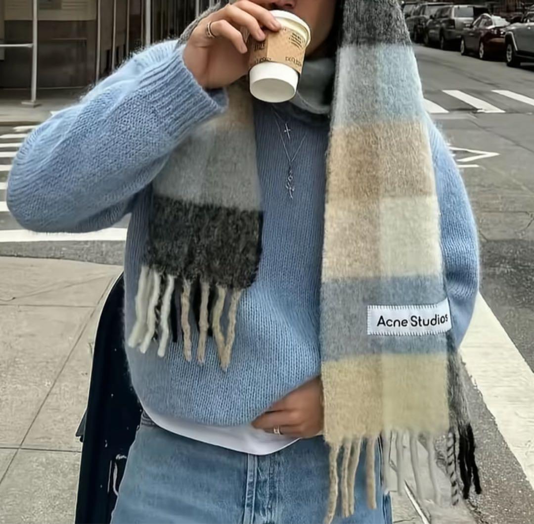 Acne Studios チェック柄ブルーマフラー
