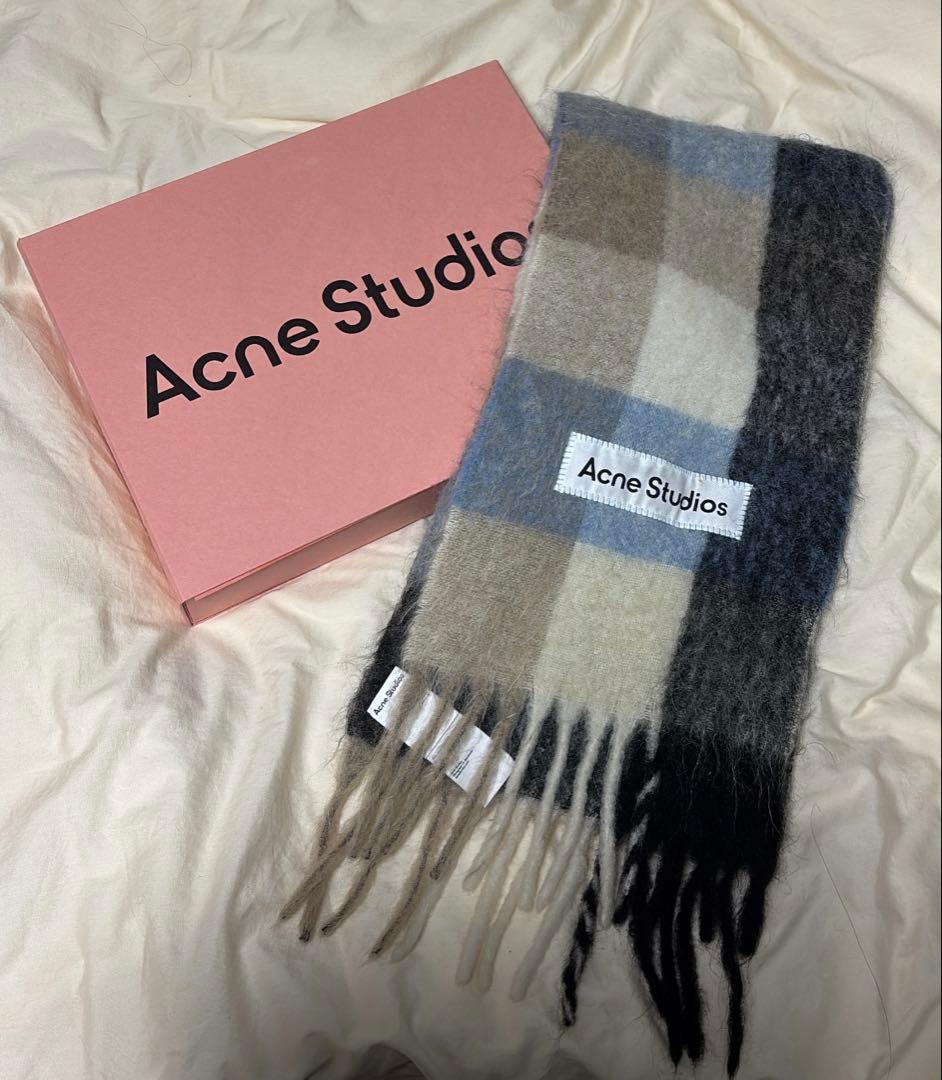 Acne Studios チェック柄ブルーマフラー