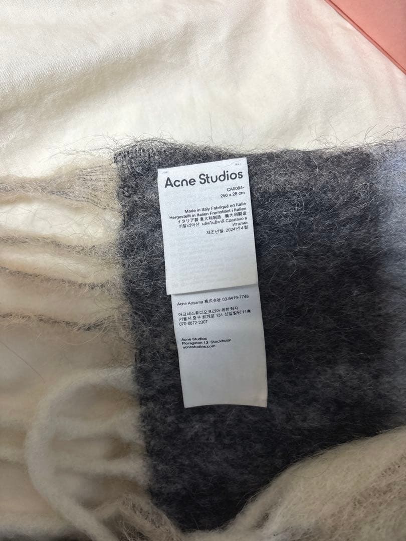 Acne Studios チェック柄ブルーマフラー