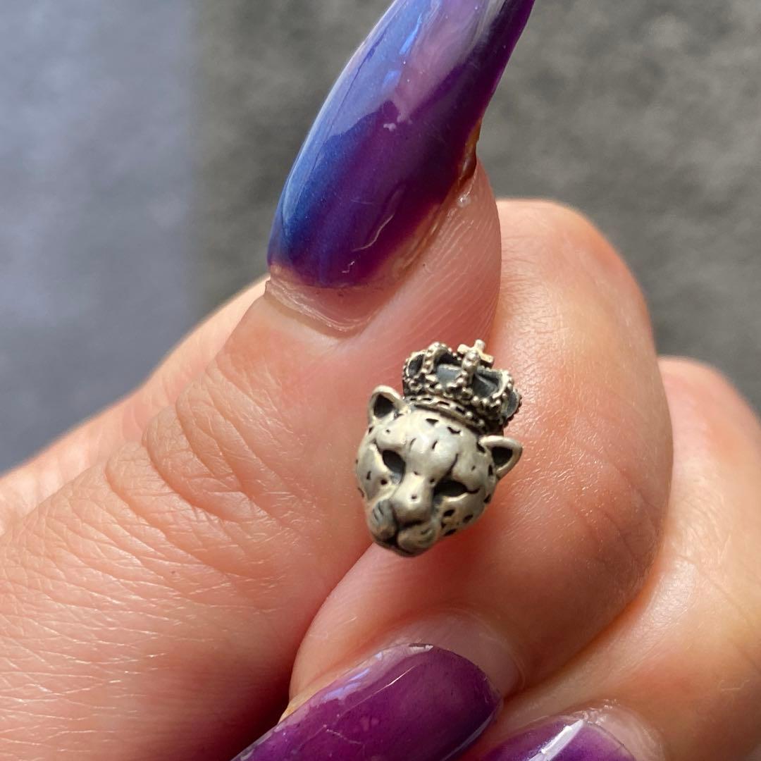 ジャスティンデイビス　豹ピアス