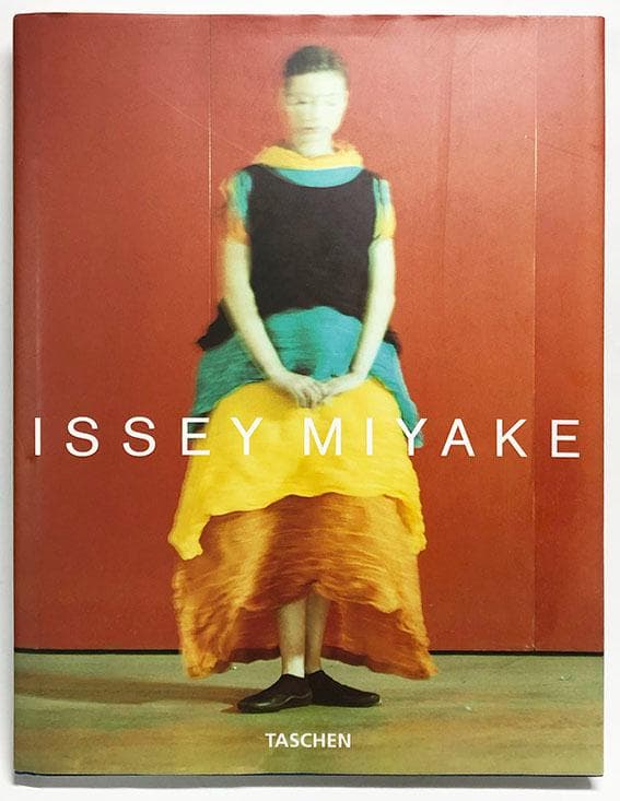 イッセイ・ミヤケ『ISSEY MIYAKE』M.ホルボーン編　和英二カ国語版