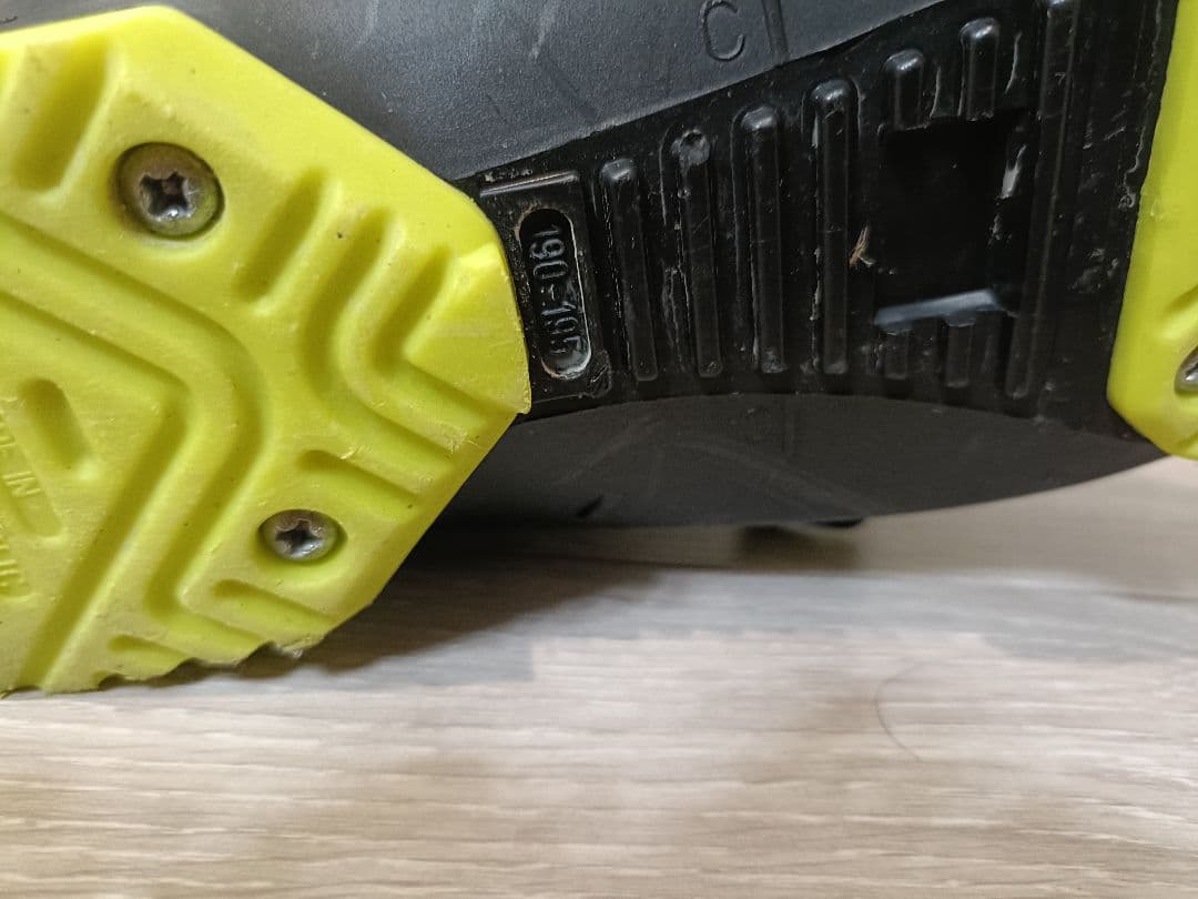 FISCHER ジュニアスキーブーツ RC4 20 19.5cm