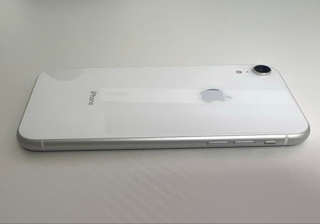 iPhone XR 128GB ホワイト　バッテリー76%