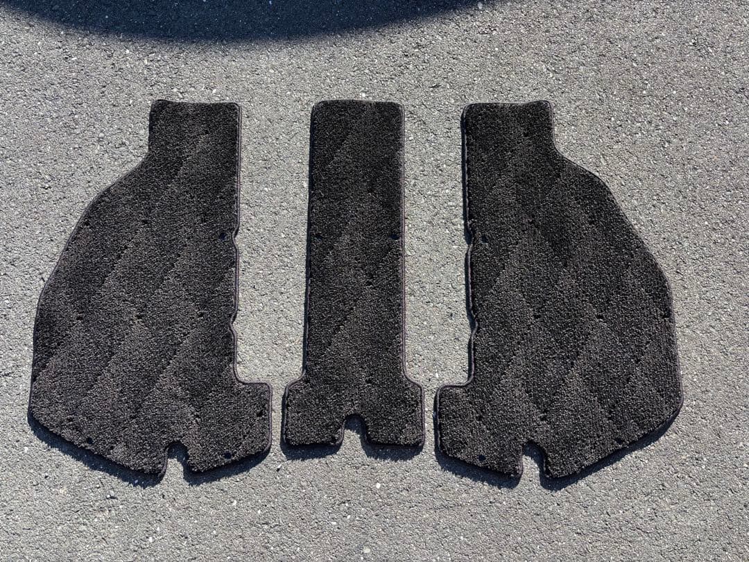 ！！たっくん！！　【送料込み】トヨタ 40アルファード 純正フロアマット