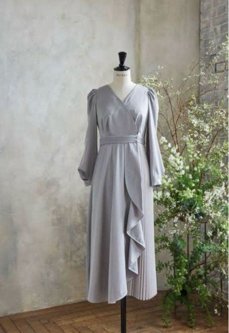 ワンピース herlipto Mayfair Ruffled Dress