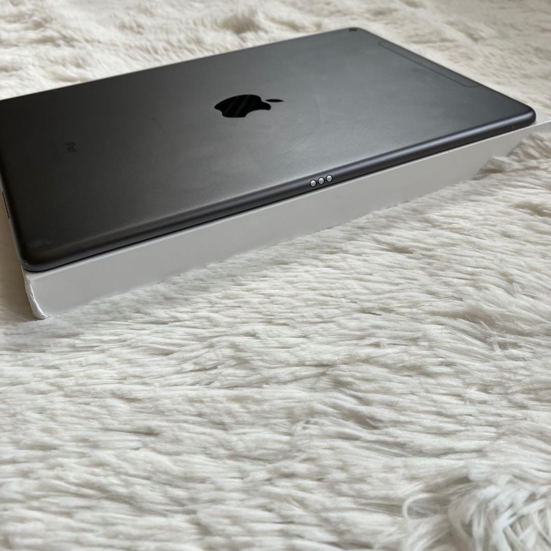 【完動品】iPad Air3 64GB SIMフリー【すぐ発送】【付属品】