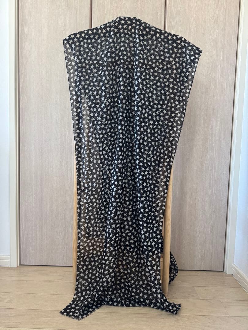 サンローランbyエディスリマン　星柄デザイン ストール 黒と白