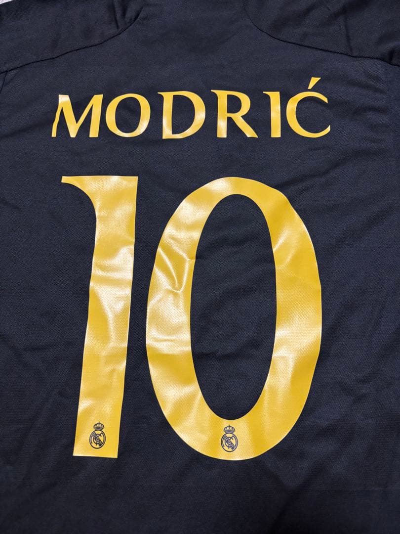 レアルマドリー　モドリッチ　アディダス　サード　ユニフォーム