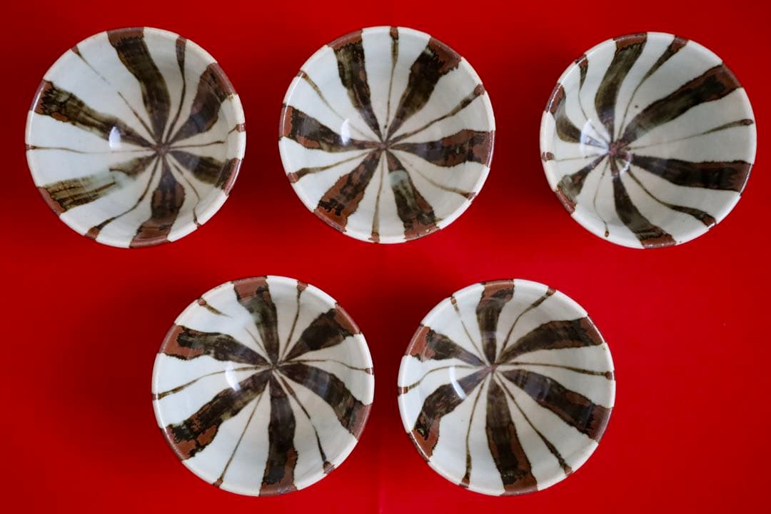 魯山人シリーズ【魯山人写しの器　鉄十草蓋椀揃　五客　寺田春栄　作】