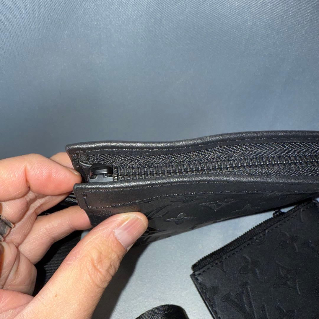 ルイ・ヴィトン　ガストン・ウェアラブルウォレット