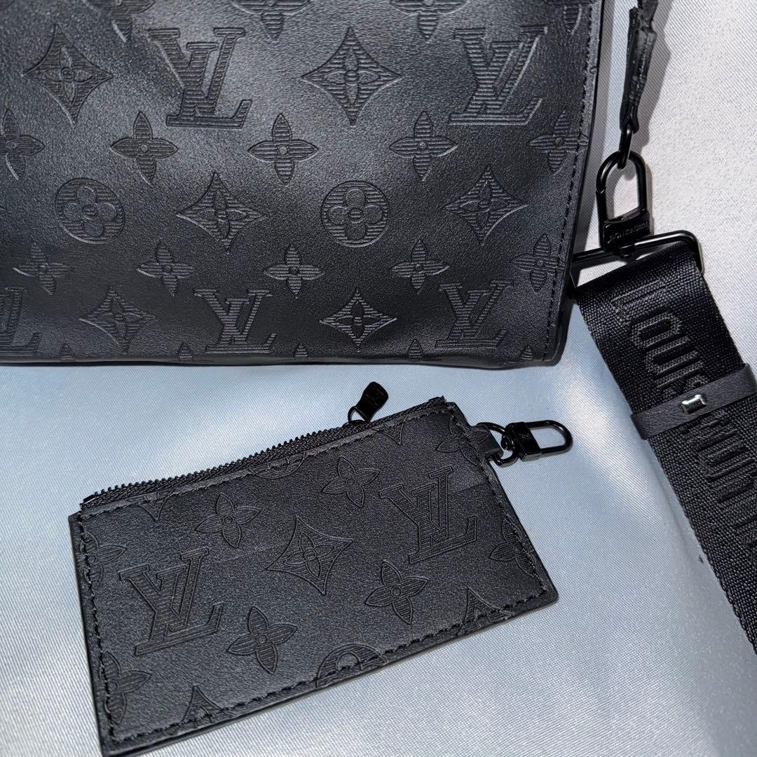 ルイ・ヴィトン　ガストン・ウェアラブルウォレット