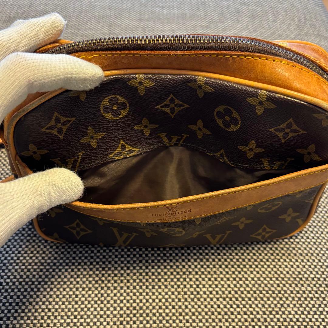 Louis Vuitton ルイ•ヴィトンモノグラム柄ショルダーバッグ
