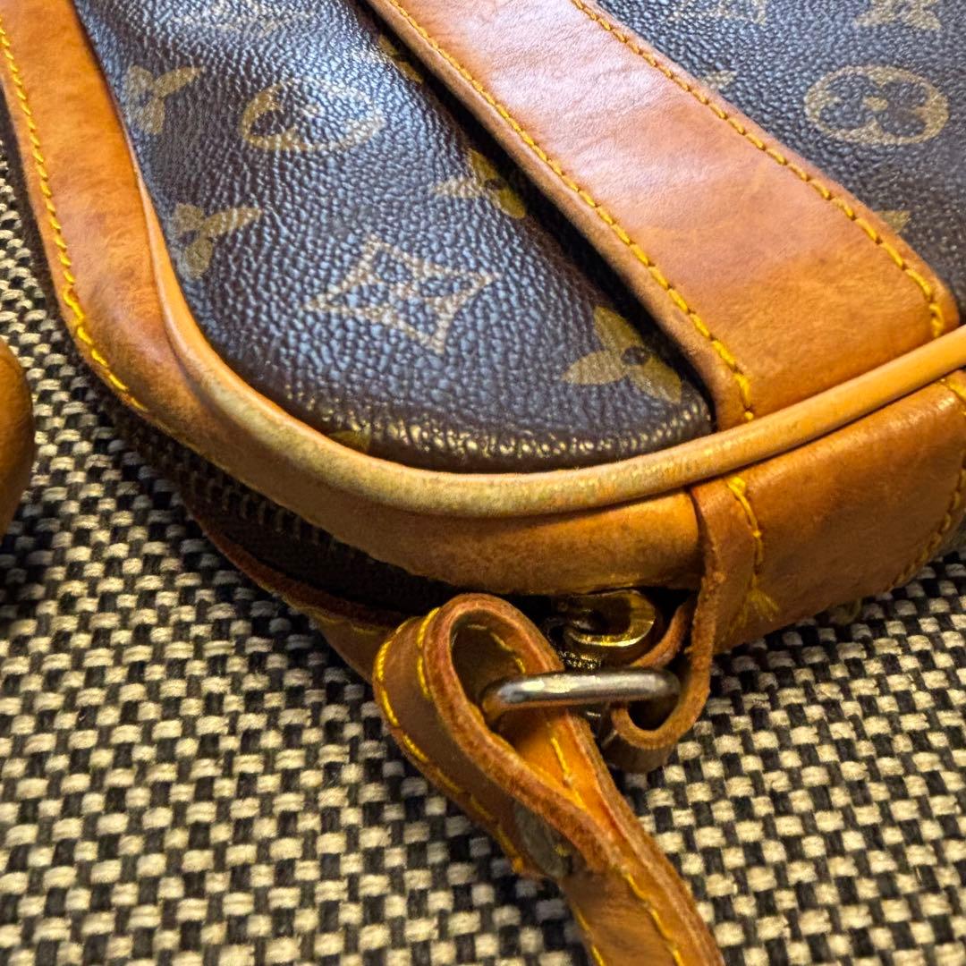 Louis Vuitton ルイ•ヴィトンモノグラム柄ショルダーバッグ