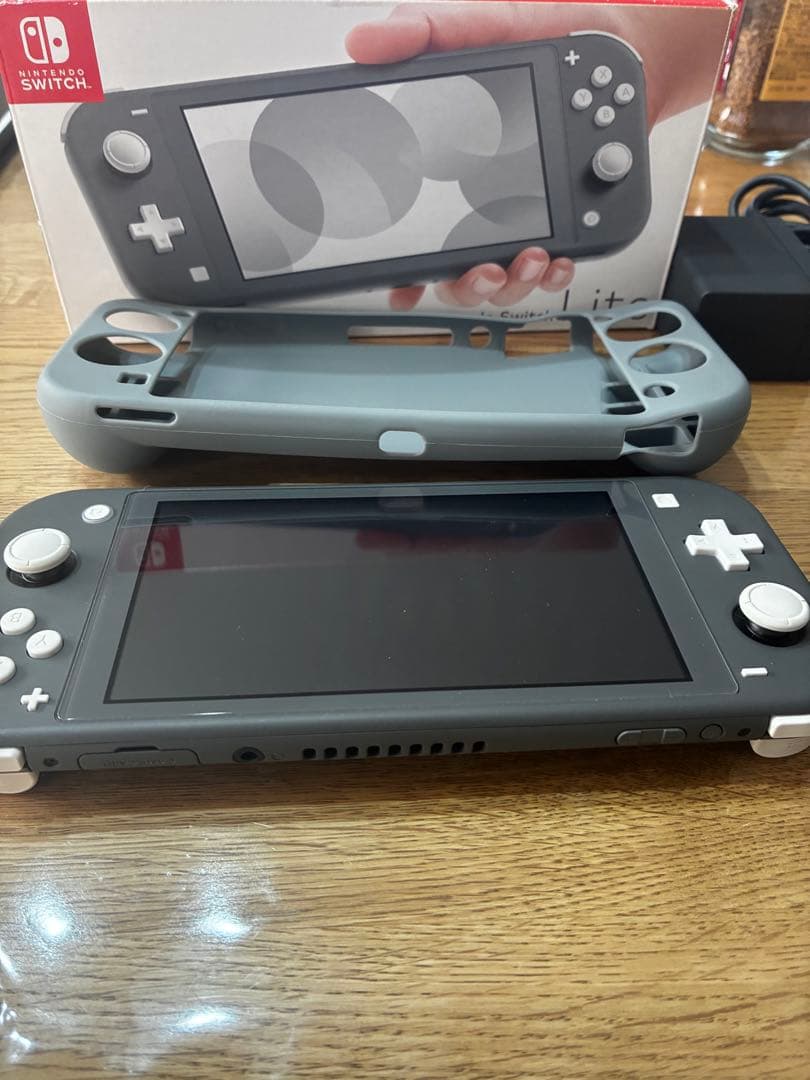 ニンテンドースイッチライト　本体