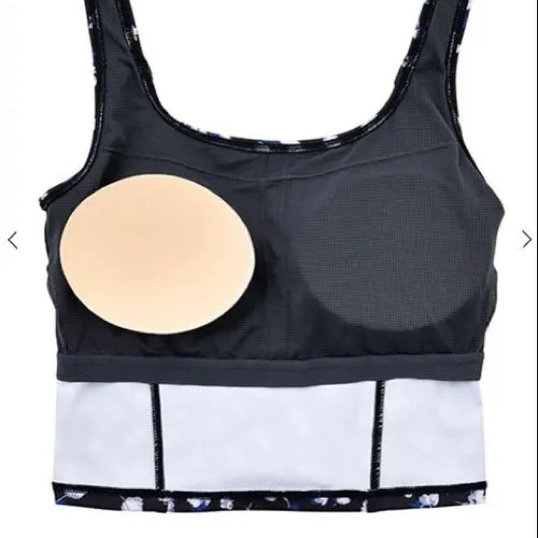 SUKALA Lサイズ新品タグ付プチフルールショートタンクトップ、レギンスセット