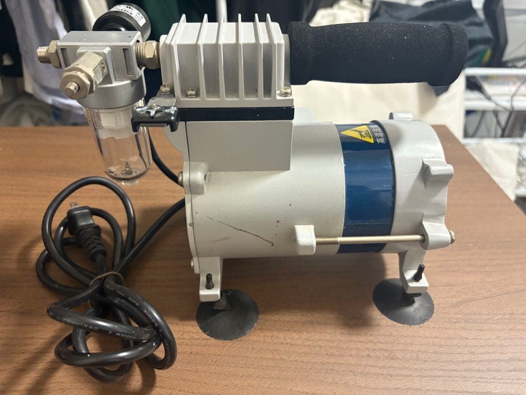 アネスト岩田　エアーブラシ用コンプレッサ MX6011 エアブラシセット