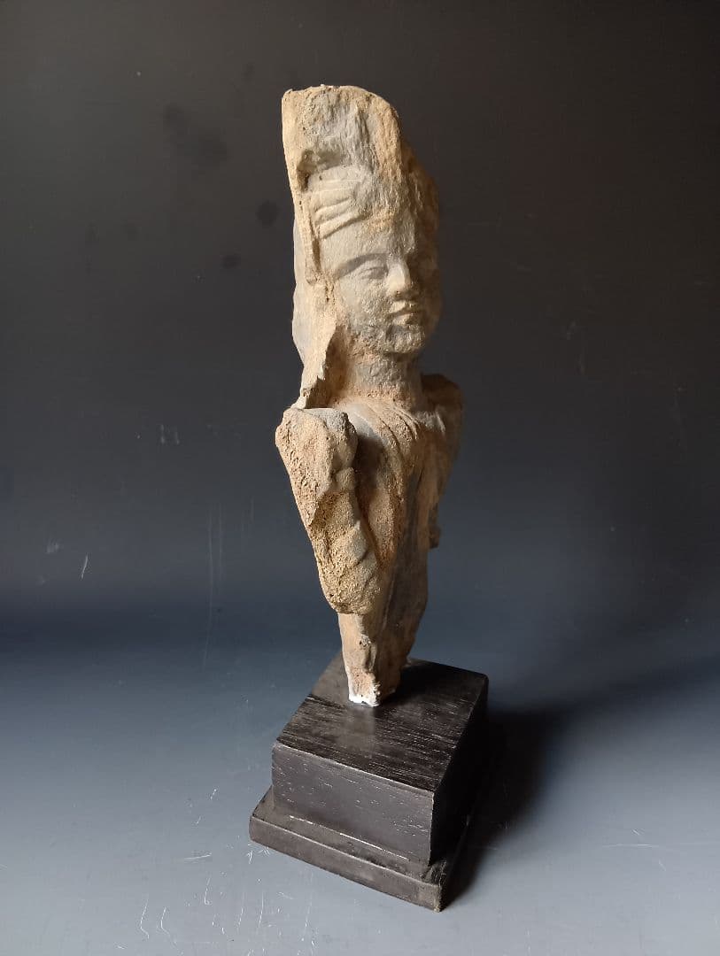 の*猫様 ガンダーラ・石仏/台座付き