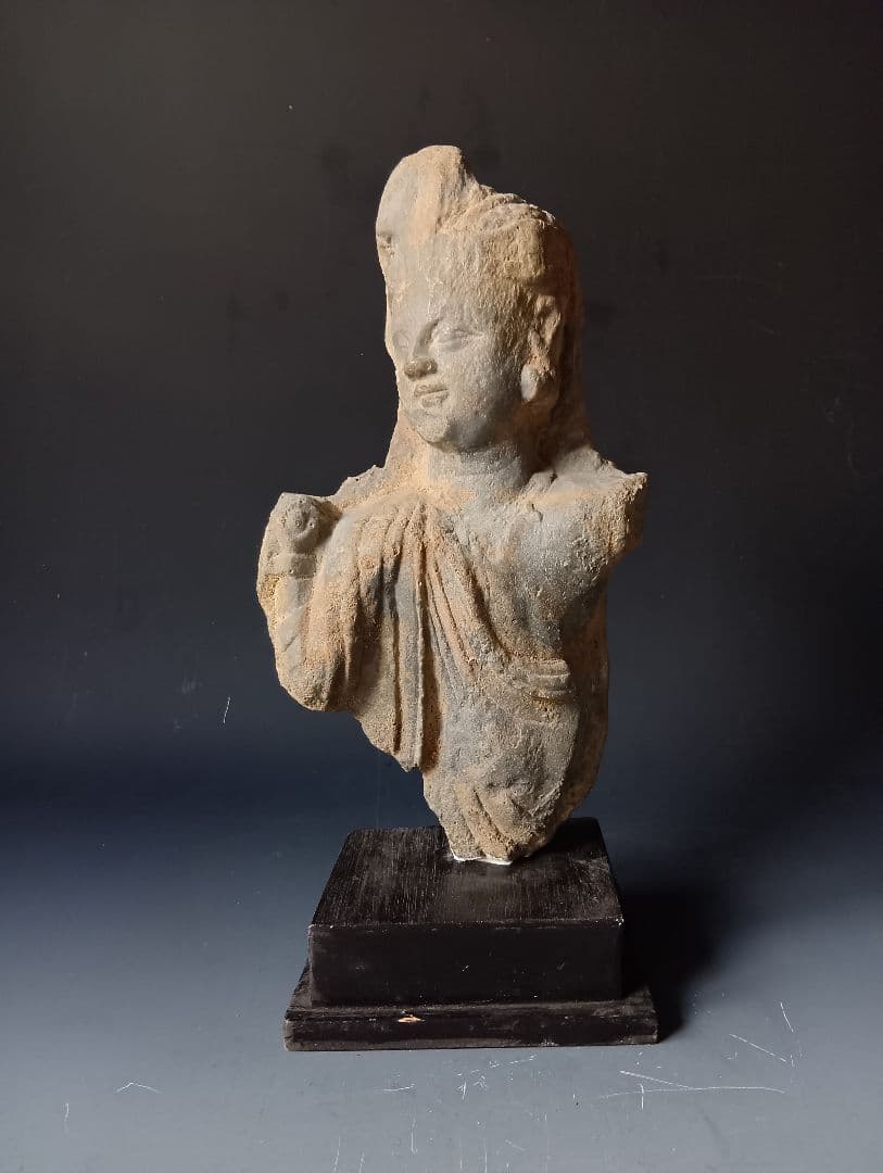 の*猫様 ガンダーラ・石仏/台座付き