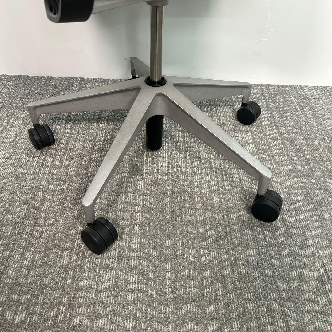 keni　Herman Miller.セトゥーチェア グレー系 メッシュ