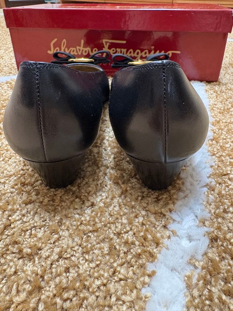 Salvatore Ferragamo ブラックバレエシューズ24.５センチ相当