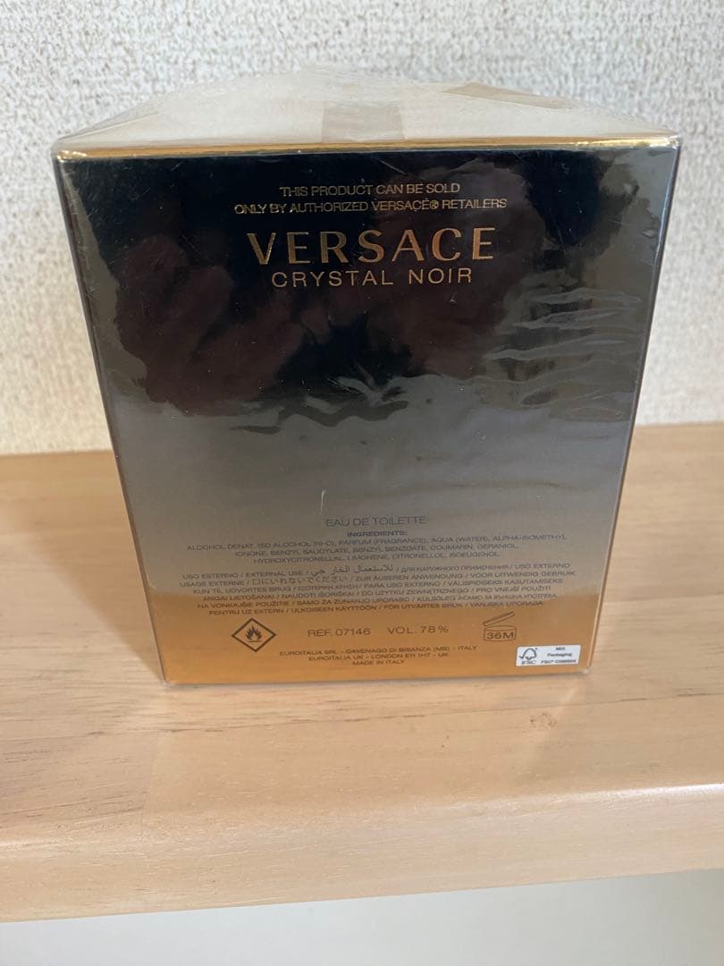 ヴェルサーチェ クリスタル ノワール 90ml