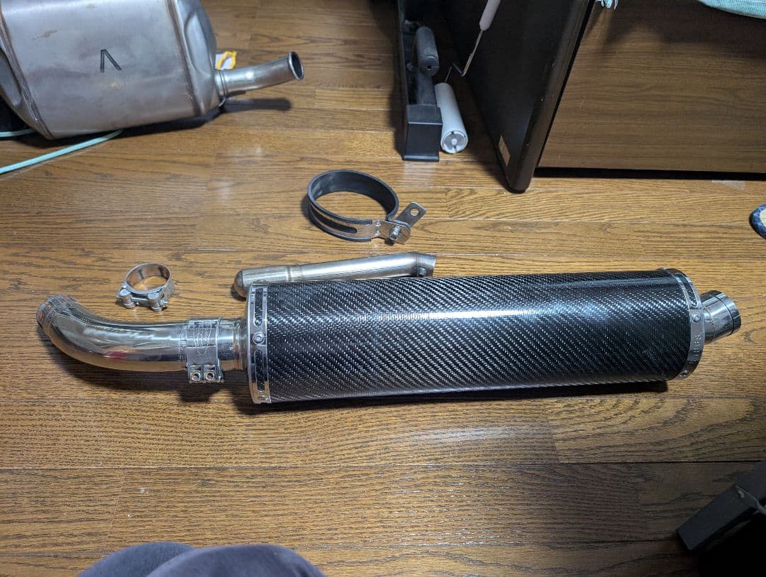 SUZUKI SV650 Dukeve カーボンファイバー マフラー本体