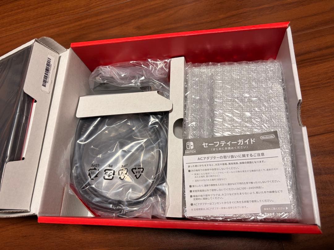 Nintendo Switch 本体　未使用