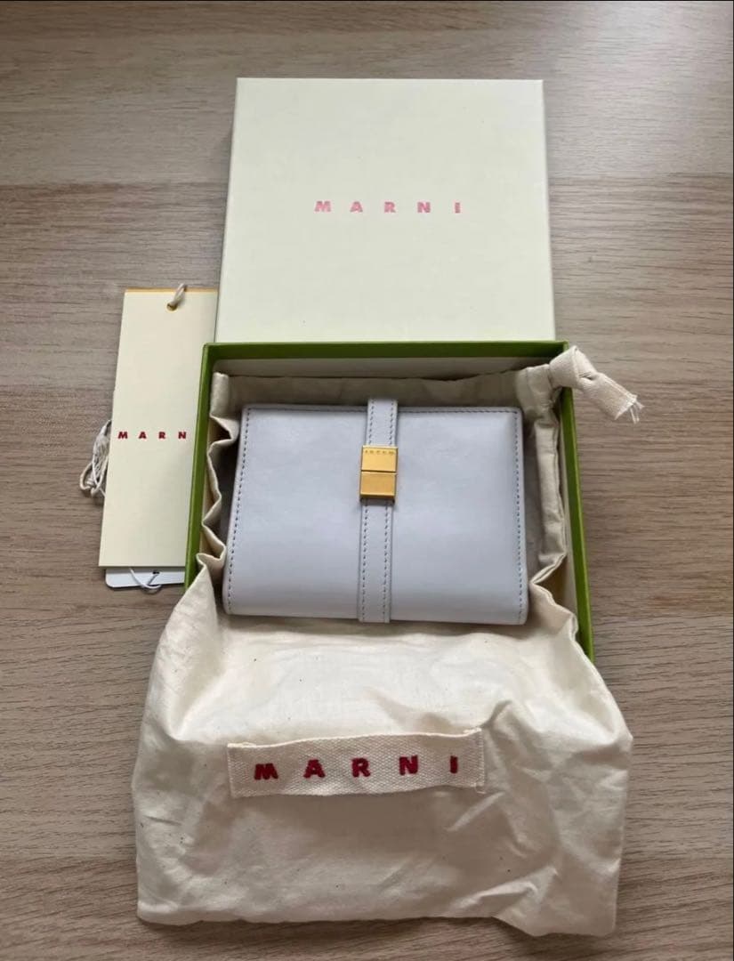 MARNI 二つ折り財布 ホワイト✖️キャメル