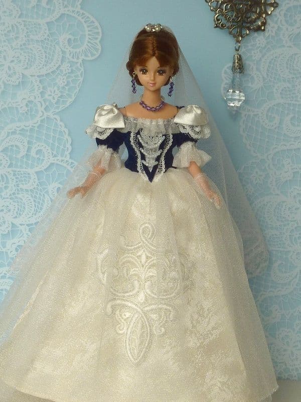 『ミュージカル♪エリザベート・私が踊る時』東宝版のドレス② トート閣下