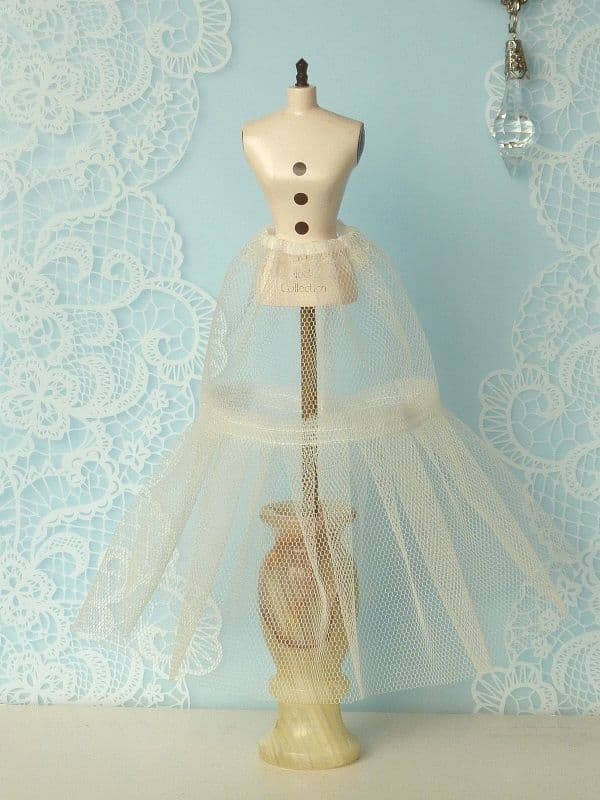 『ミュージカル♪エリザベート・私が踊る時』東宝版のドレス② トート閣下