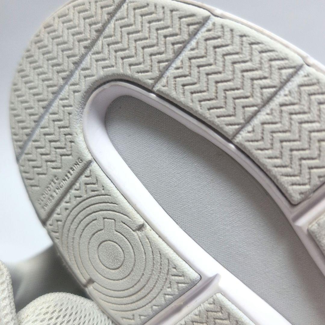 On THE ROGER Advantage 24.5cm レザースニーカー