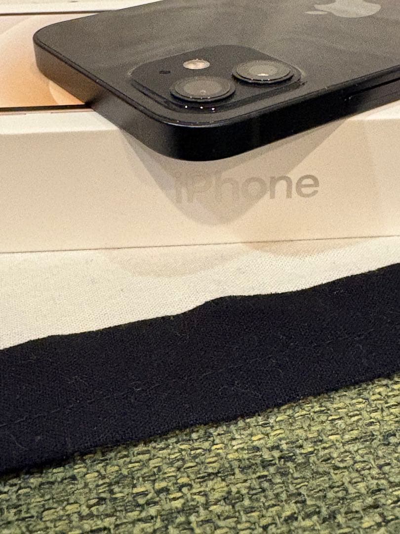 Apple iPhone 12ブラック 本体