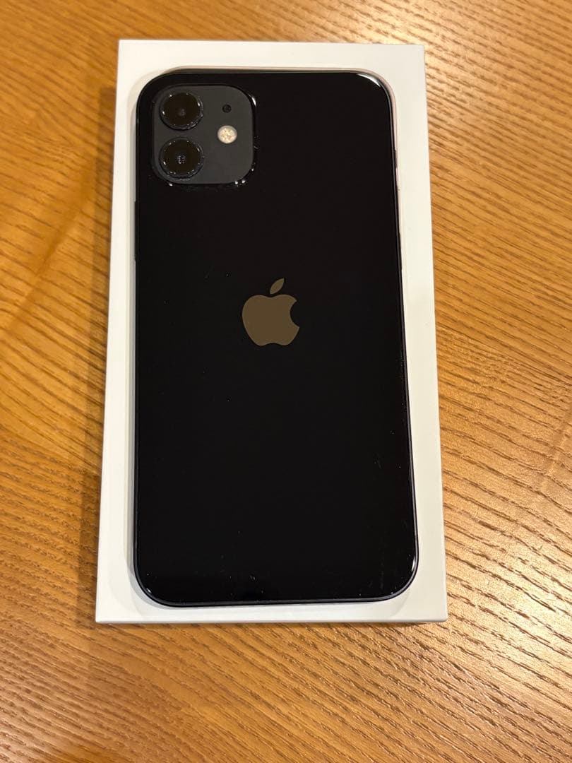 Apple iPhone 12ブラック 本体